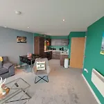2Br Stunning City Centre Apt