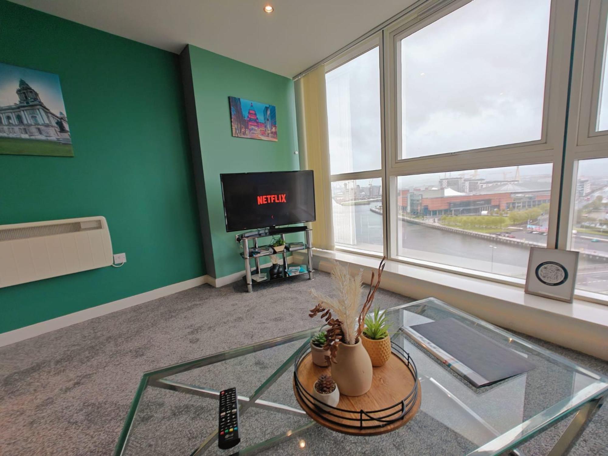 2br Stunning Centre *