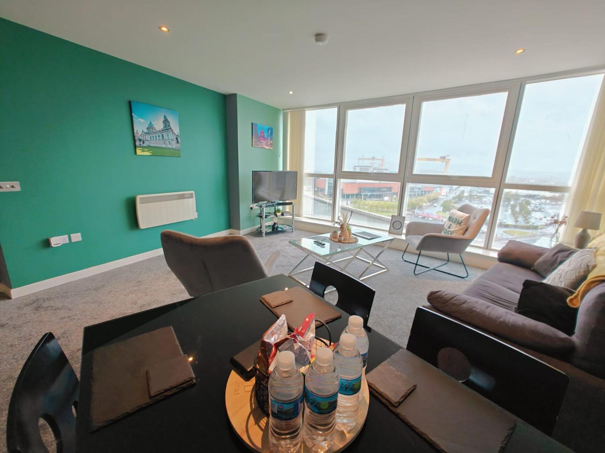 2br Stunning Centre Belfast